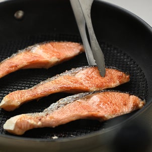 【ニトリ】フライパンで焼魚を美味しく焼く方法の画像